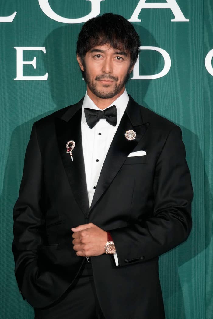 岡部幻刀斎を演じる阿部寛