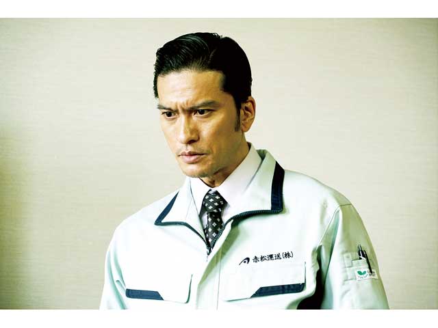 映画『空飛ぶタイヤ』赤松運送の社長・赤松徳郎を演じる長瀬智也