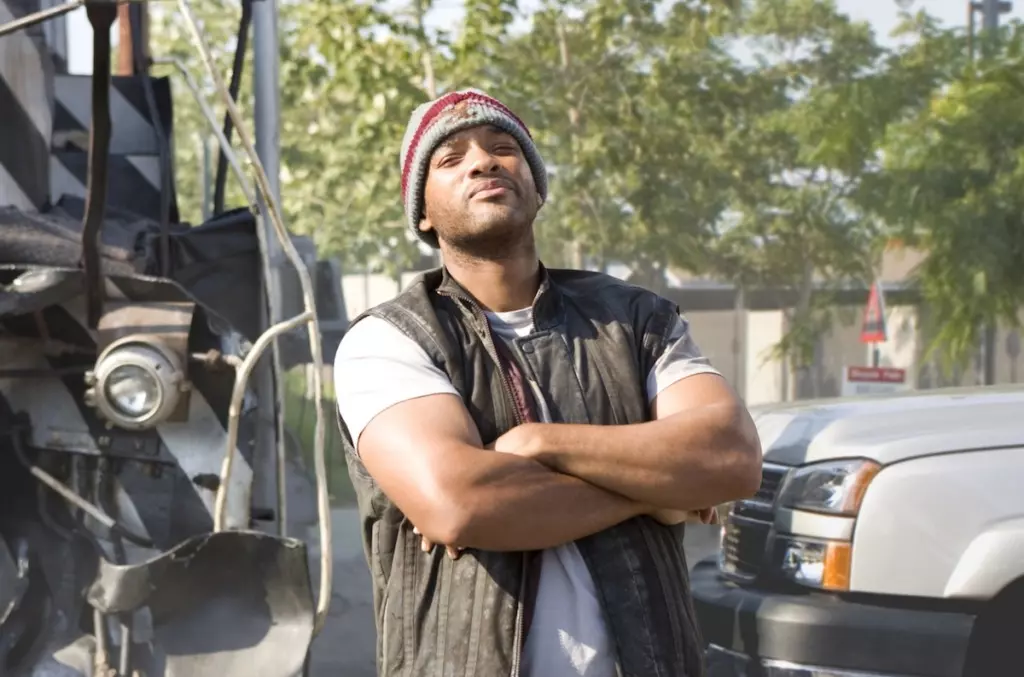 ハンコックは犯人を捕まえるが公共の設備を壊しすぎるシーン