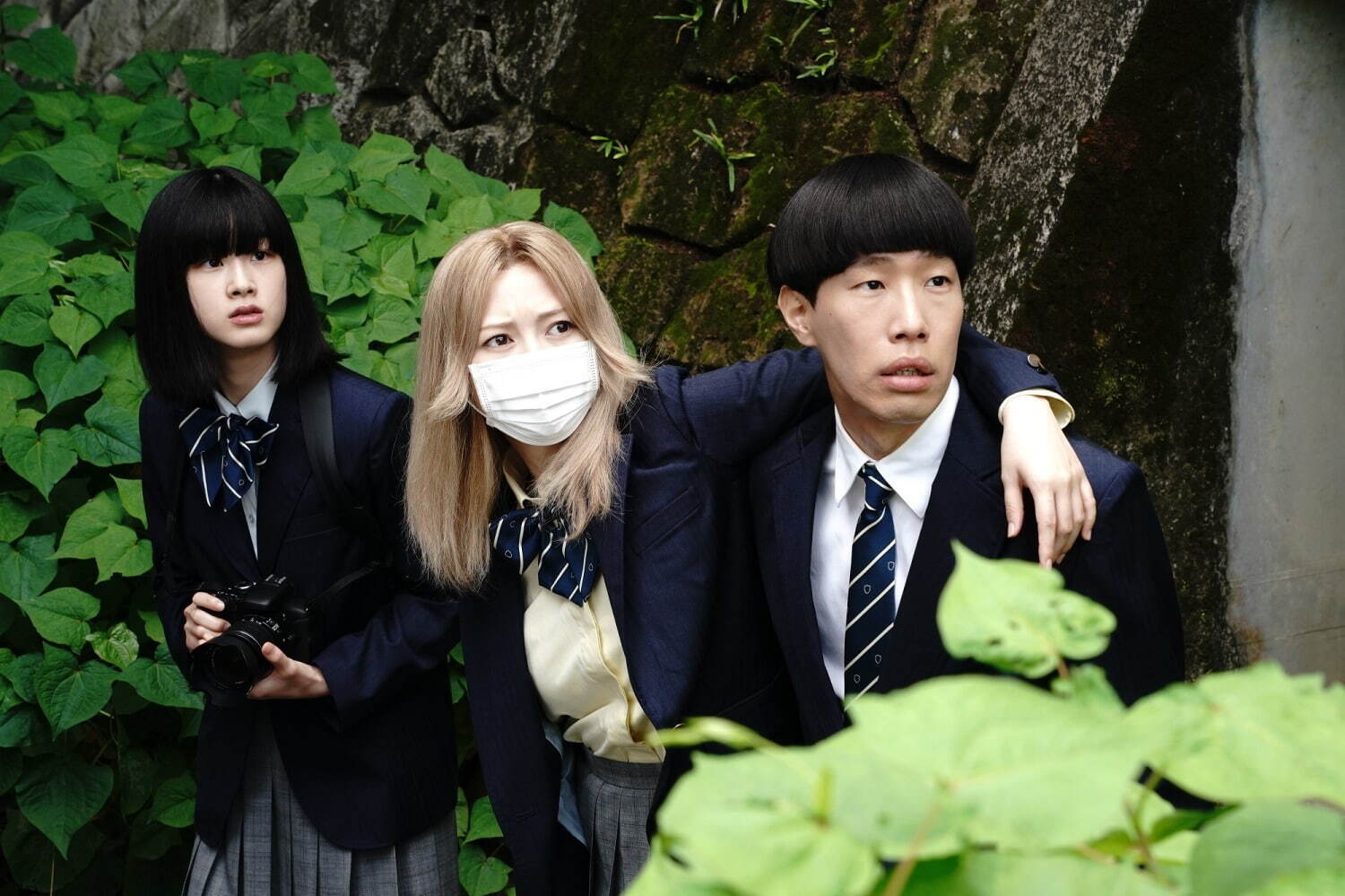 忍者たちの緊張感あるシーン