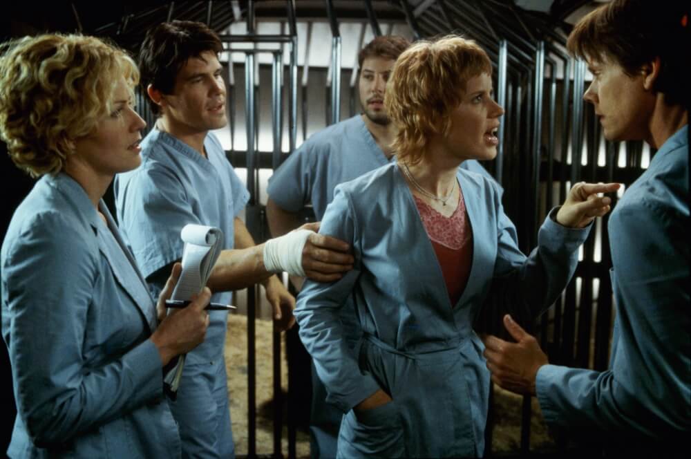 インビジブル セバスチャン 人体実験シーン