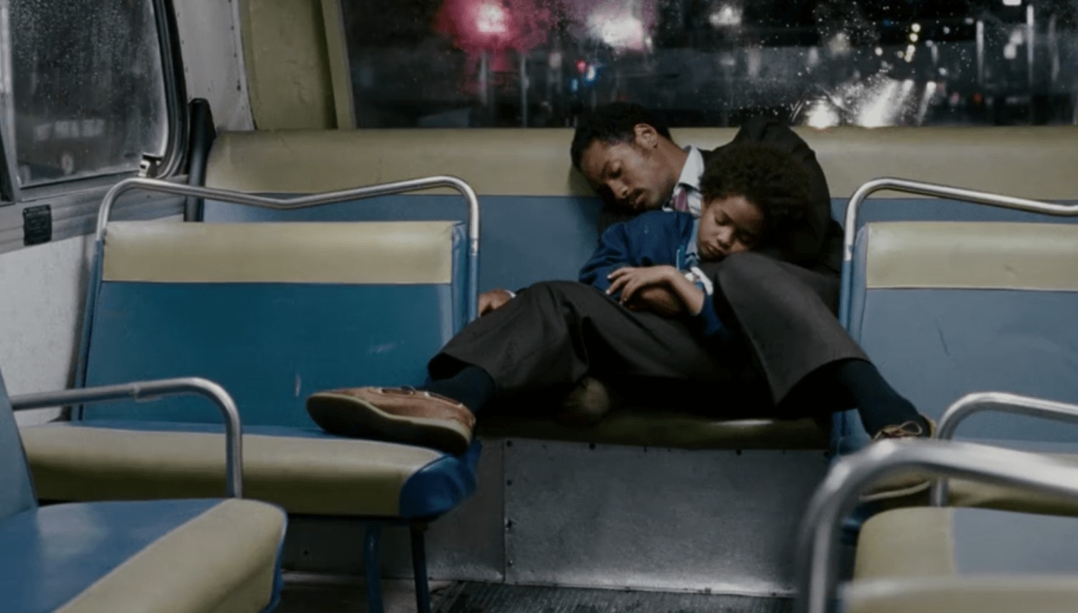 ホームレス生活で疲弊するクリス